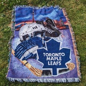 Toronto Maple Leafs tapestry blanket